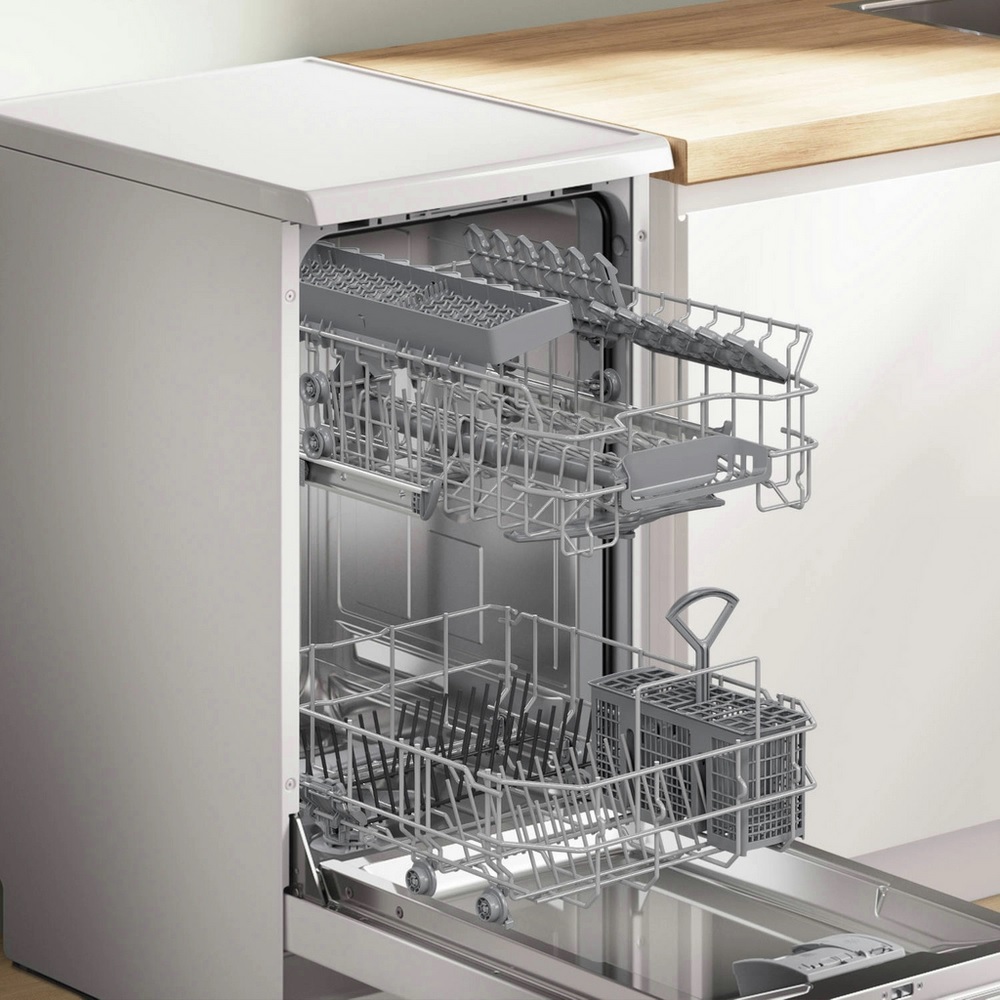 Bosch SPS2IKW01G Slimline Dishwasher with 9 Place Settings in white - Image 2