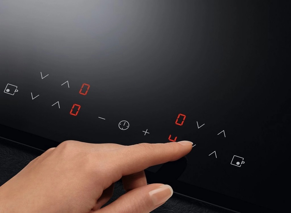 AEG HRX64360CB 59cm Ceramic Hob in Black - Image 2