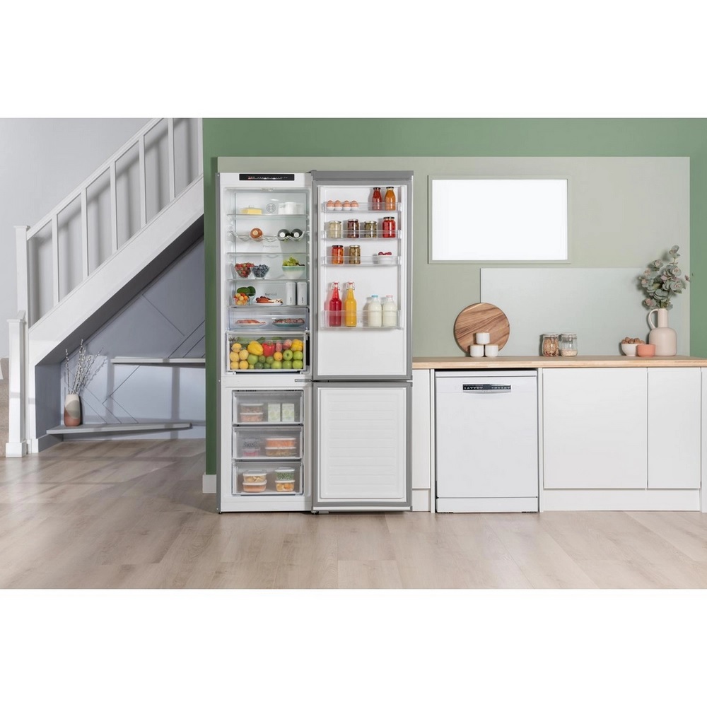 Bosch KGN392LAF 60cm 70/30 Fridge Freezer in stainless steel - Image 2 Bosch KGN392LAF 60cm 70/30 Fridge Freezer in stainless steel - Image 2