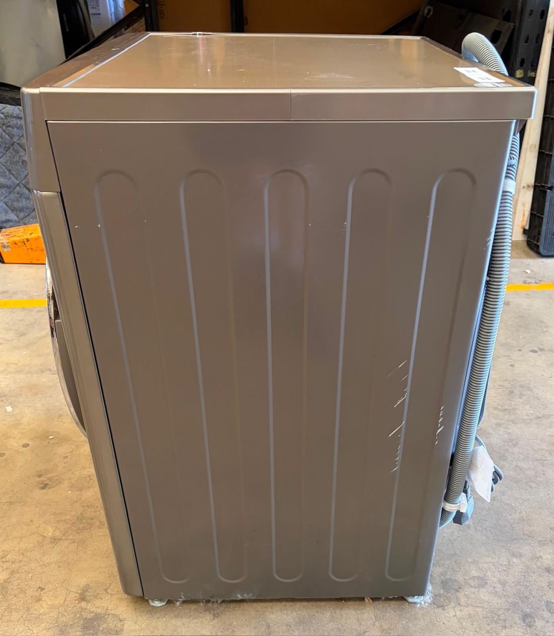 LG F4V710STSE-GR 10.5kg Washing Machine (slight damage) fully tested and cleaned - Image 3