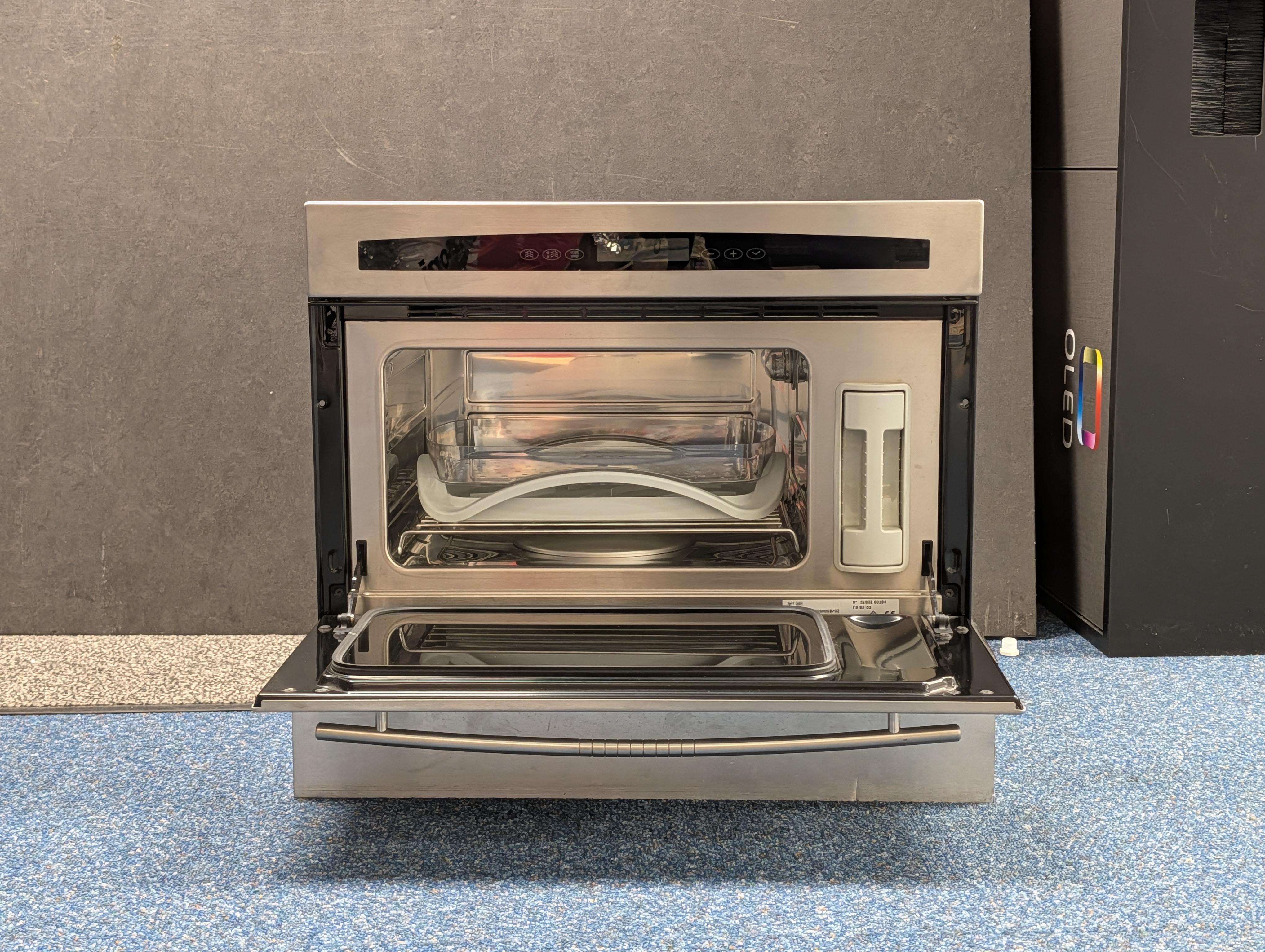 Neff B8720N0GB Built-in, compact electric steam oven - Image 2