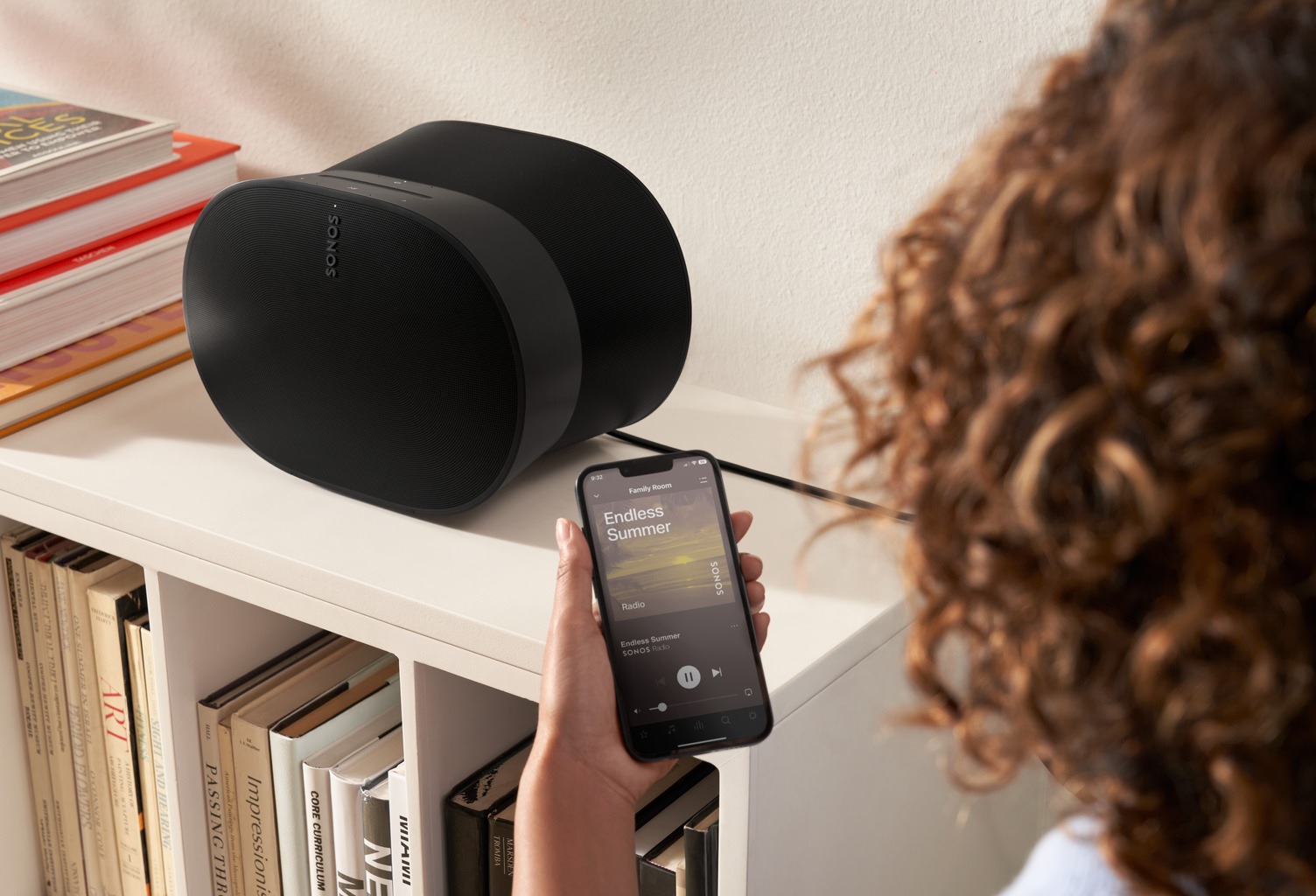 Sonos Era 300 Wireless Smart Portable Speaker in black - Image 4