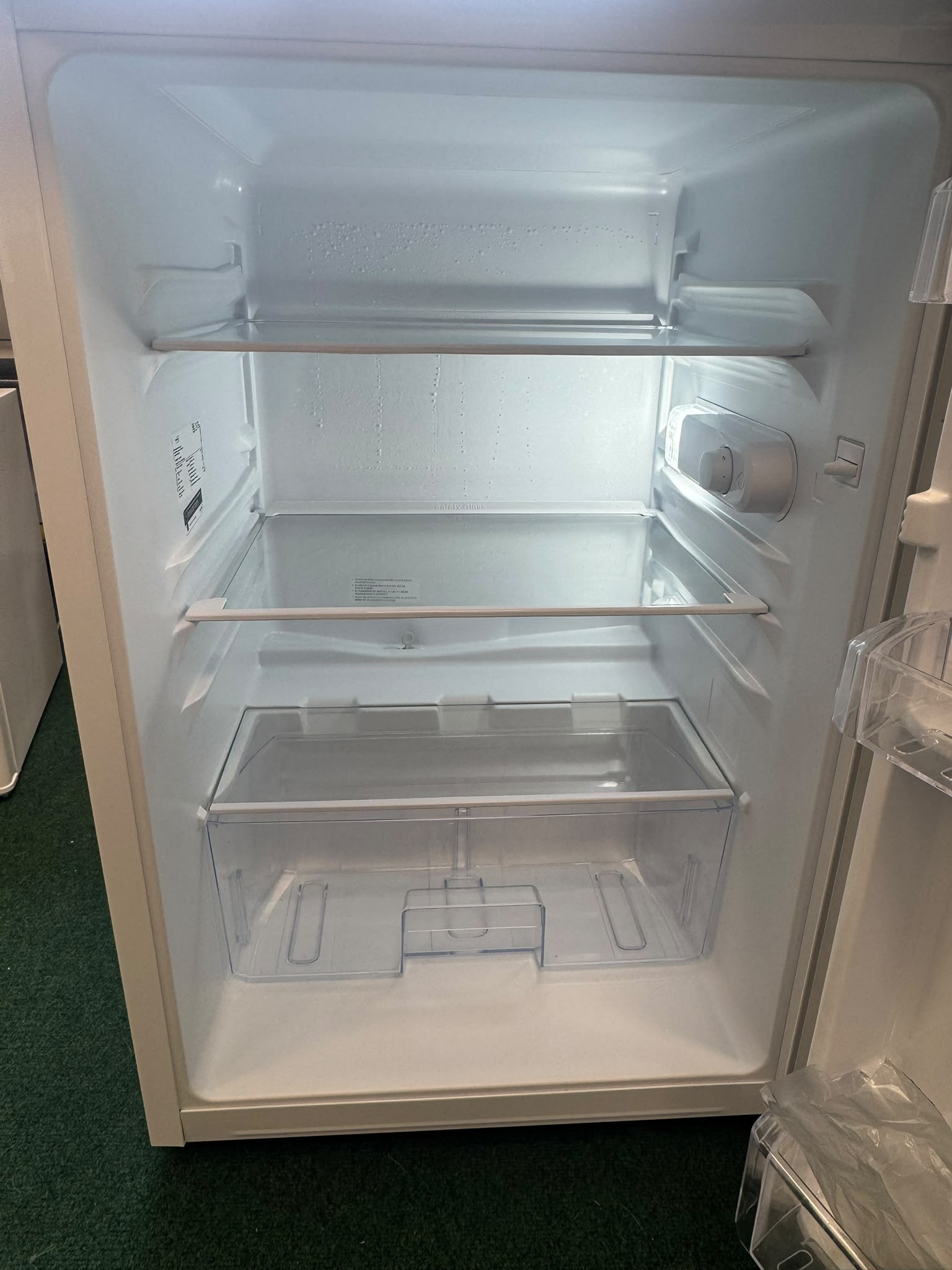 Zenith ZLS4584WGR 54cm Undercounter Larder Fridge (New, 12month warranty, fully tested, small marks and scratches on lid.) - Image 2 Zenith ZLS4584WGR 54cm Undercounter Larder Fridge (New, 12month warranty, fully tested, small marks and scratches on lid.) - Image 2