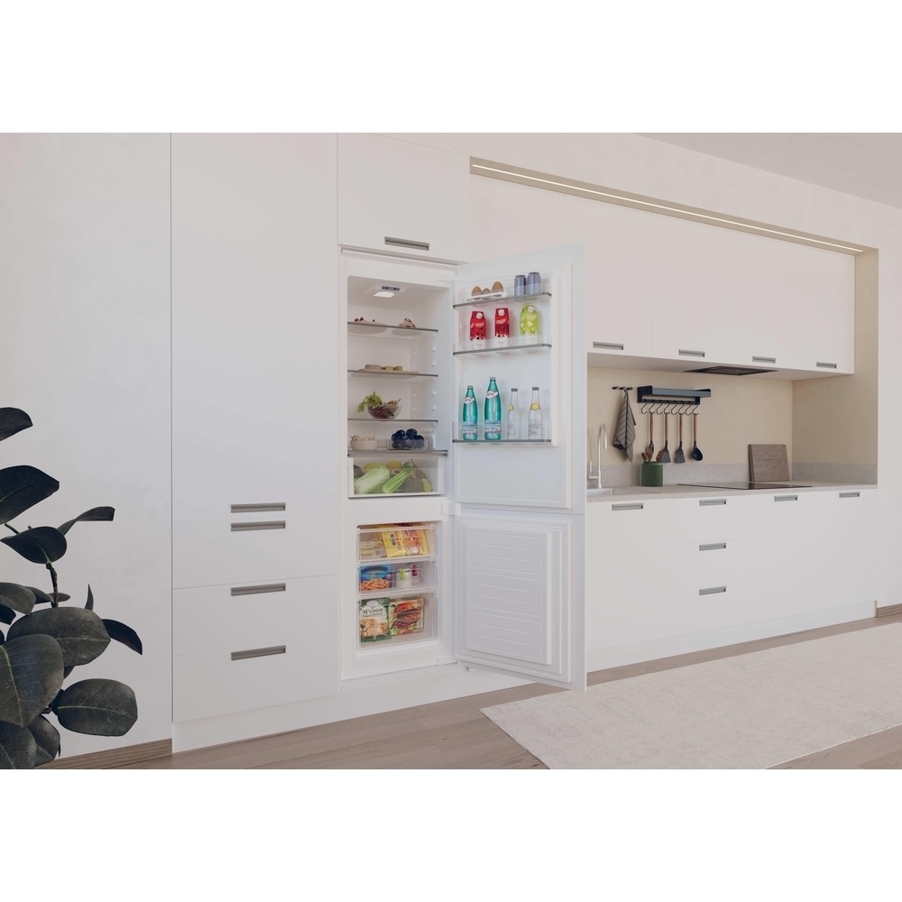 Hoover HOBBML18EK 70/30 Static Integrated Fridge Freezer - Image 2