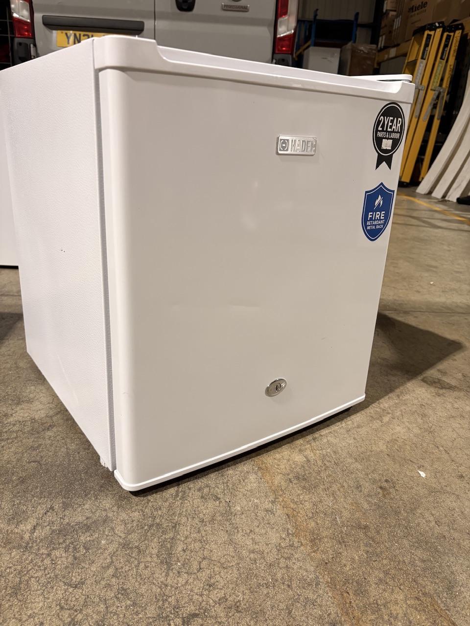 Haden HR55W 44cm Table Top Fridge - White (GRADED*) Haden HR55W 44cm Table Top Fridge - White (GRADED*)