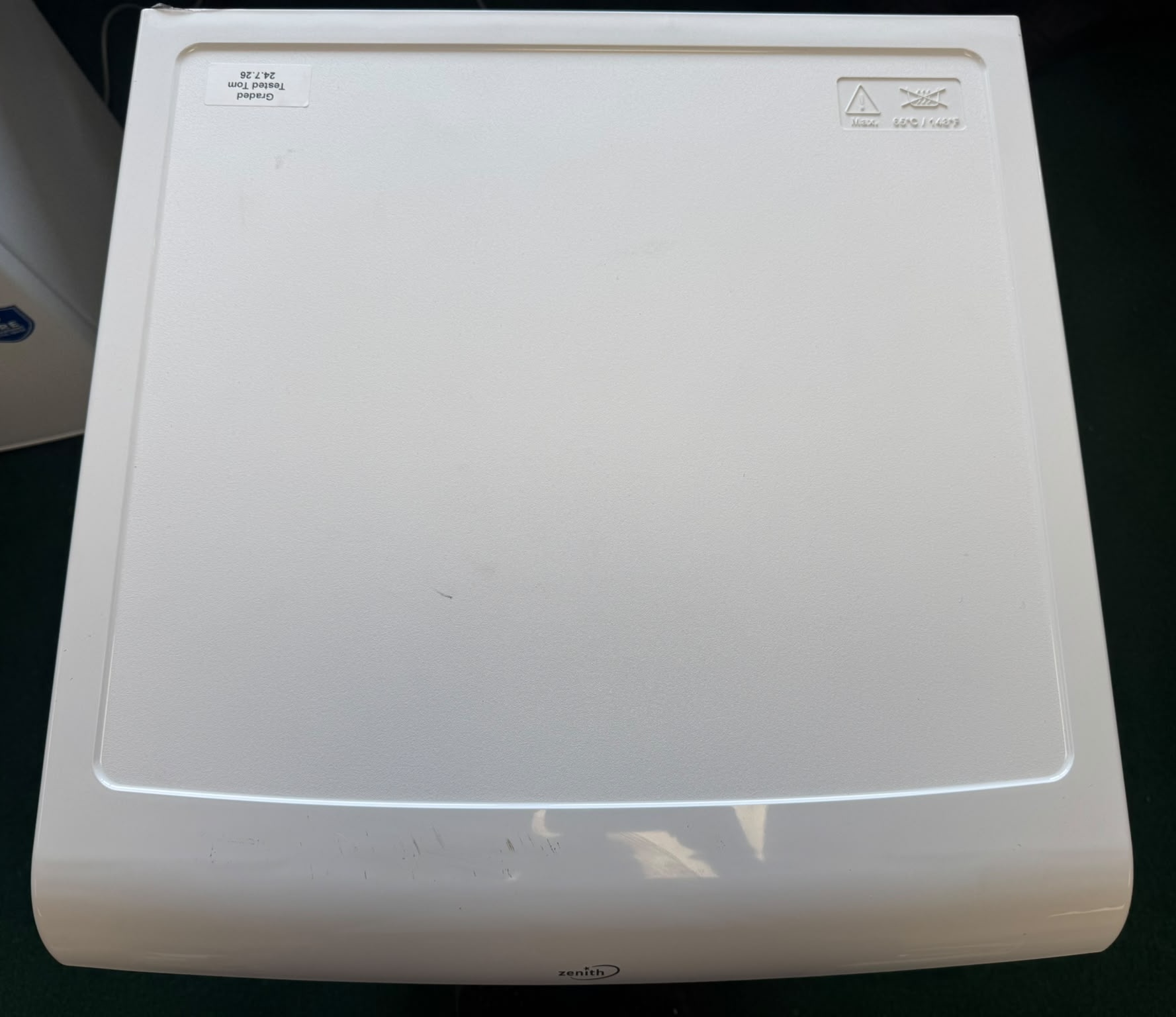 Zenith ZLS4584WGR 54cm Undercounter Larder Fridge (New, 12month warranty, fully tested, small marks and scratches on lid.) - Image 3