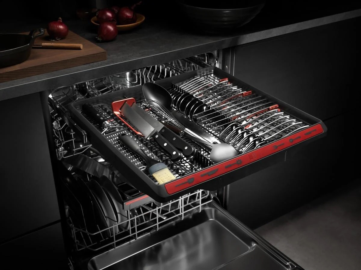 AEG FSE83837P 9000 ComfortLift 60cm Fully Integrated Dishwasher - Image 3