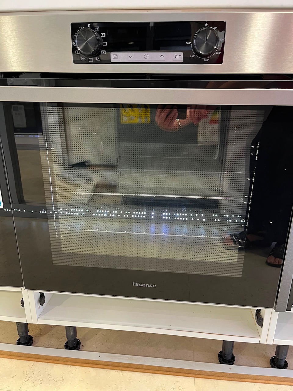 Hisense BI62212AXUK-GR built in oven (sold as seen, no warranty) - Image 3 Hisense BI62212AXUK-GR built in oven (sold as seen, no warranty) - Image 3