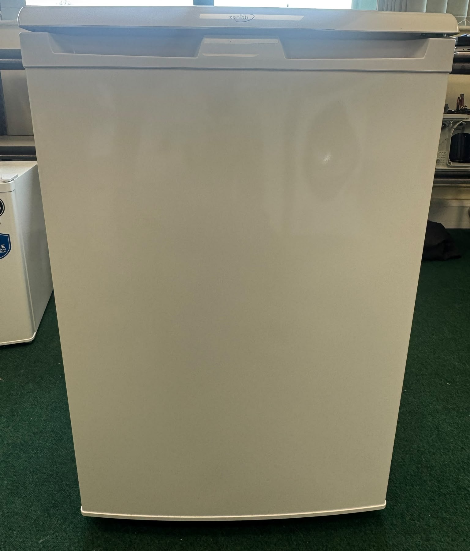 Zenith ZLS4584WGR 54cm Undercounter Larder Fridge (New, 12month warranty, fully tested, small marks and scratches on lid.) Zenith ZLS4584WGR 54cm Undercounter Larder Fridge (New, 12month warranty, fully tested, small marks and scratches on lid.)