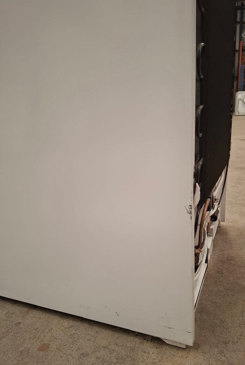Liebherr T1700-GRADED 55.4cm Larder Fridge Brand New, un-used, tested, seals / cools ok Dent to side with paint scratches and door will not level. - Image 3 Liebherr T1700-GRADED 55.4cm Larder Fridge Brand New, un-used, tested, seals / cools ok Dent to side with paint scratches and door will not level. - Image 3