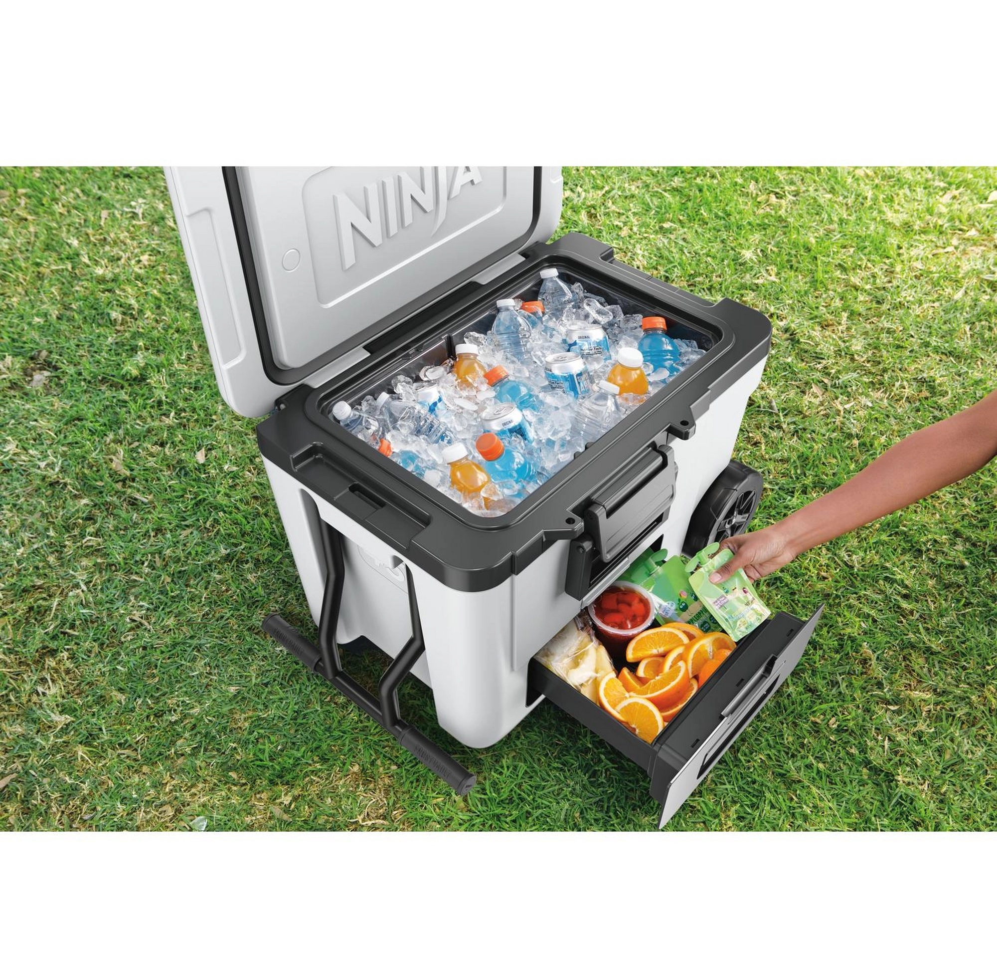 NINJA FB245UKWH FrostVault 42L Wheeled Cooler with Dry Zone - Cloud White - Image 3 NINJA FB245UKWH FrostVault 42L Wheeled Cooler with Dry Zone - Cloud White - Image 3