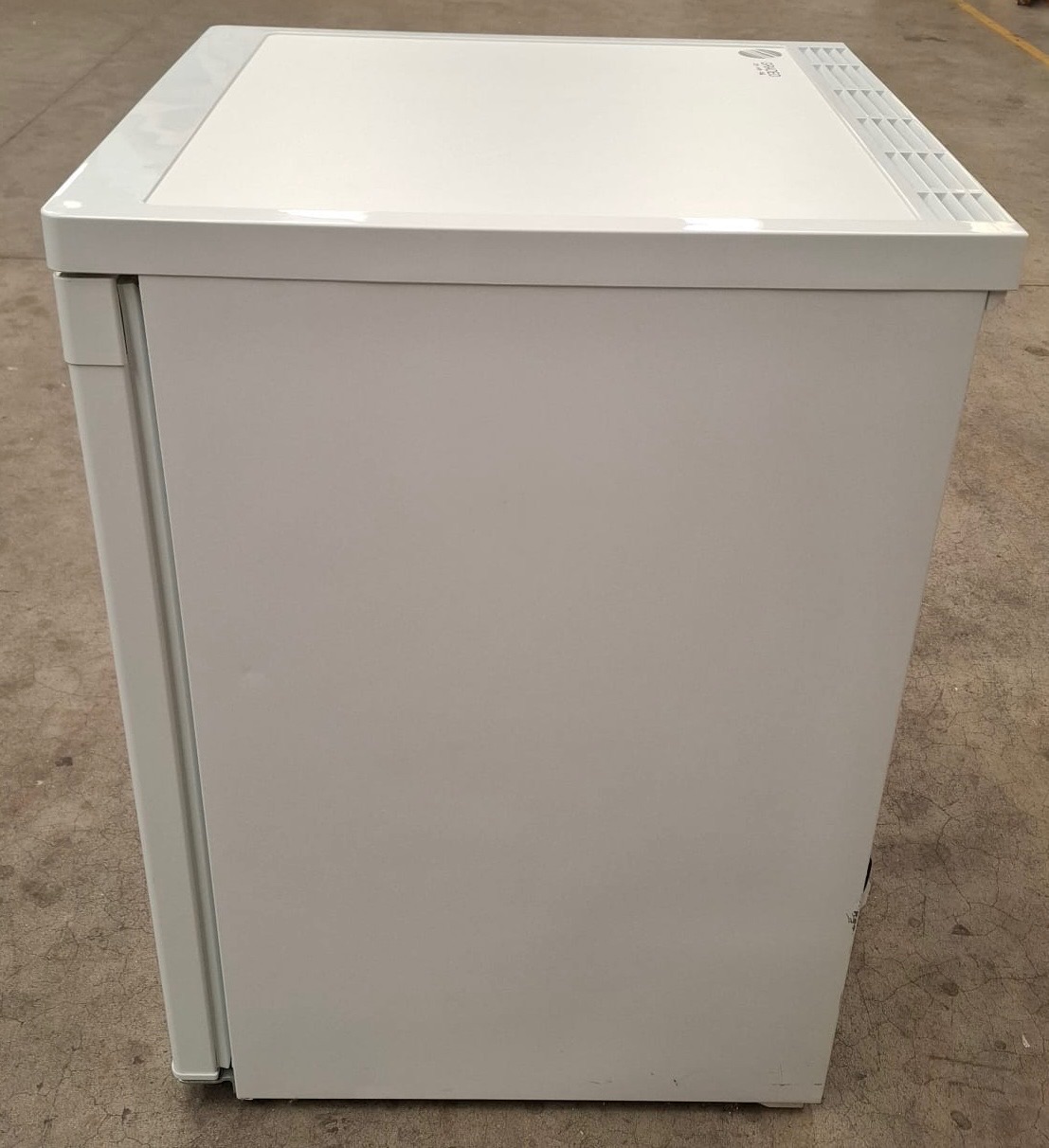 Liebherr T1700-GRADED 55.4cm Larder Fridge Brand New, un-used, tested, seals / cools ok Dent to side with paint scratches and door will not level. - Image 4 Liebherr T1700-GRADED 55.4cm Larder Fridge Brand New, un-used, tested, seals / cools ok Dent to side with paint scratches and door will not level. - Image 4