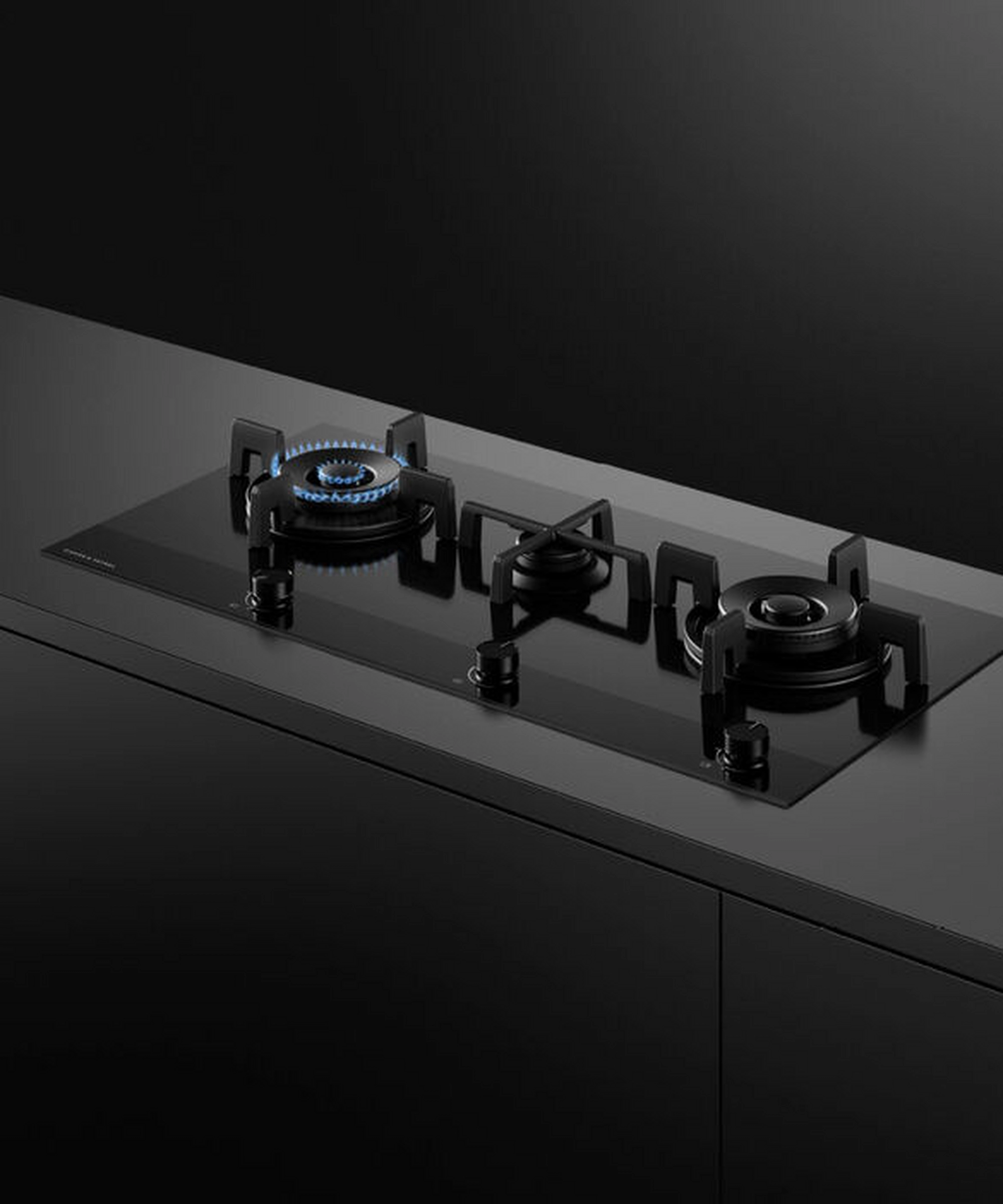 Fisher & Paykel CG903DLPGB4 90cm 3 Burner Gas Hob - Black Glass - Image 2 Fisher & Paykel CG903DLPGB4 90cm 3 Burner Gas Hob - Black Glass - Image 2
