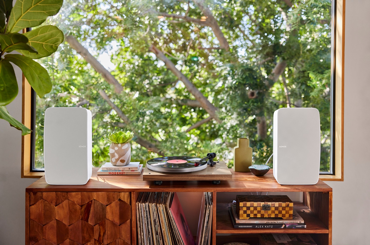 Sonos Five Wireless Multi-room Speaker in white - Image 4