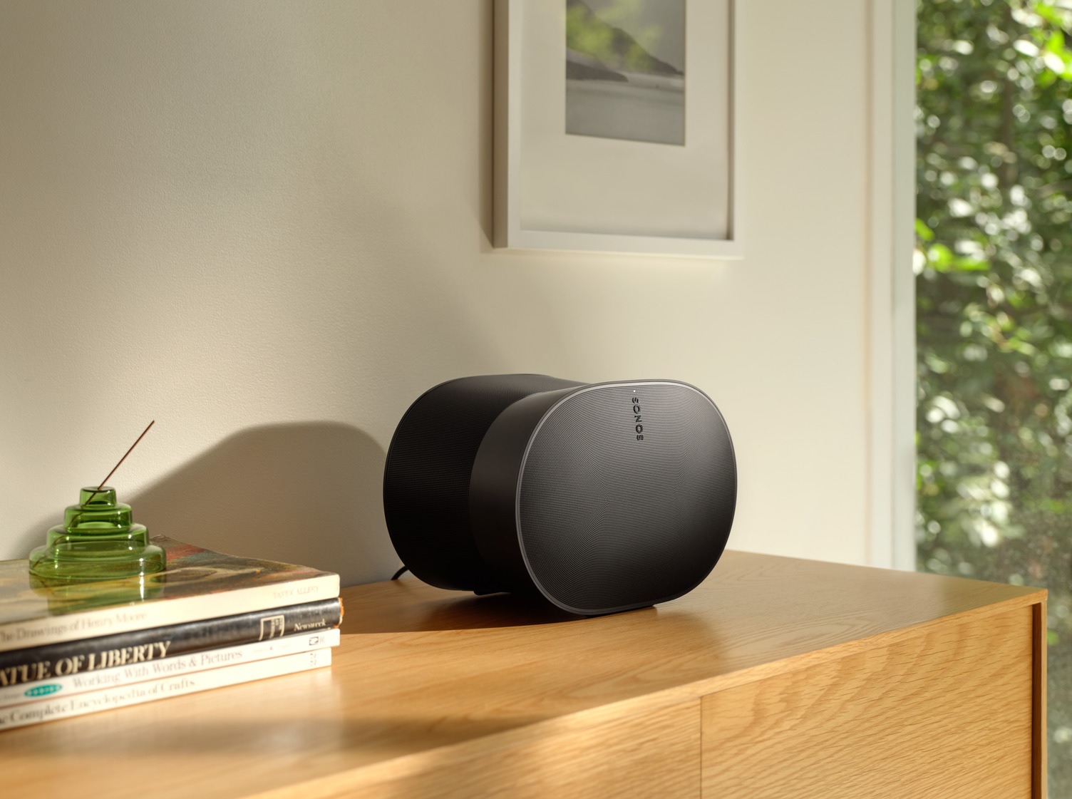 Sonos Era 300 Wireless Smart Portable Speaker in black - Image 3 Sonos Era 300 Wireless Smart Portable Speaker in black - Image 3