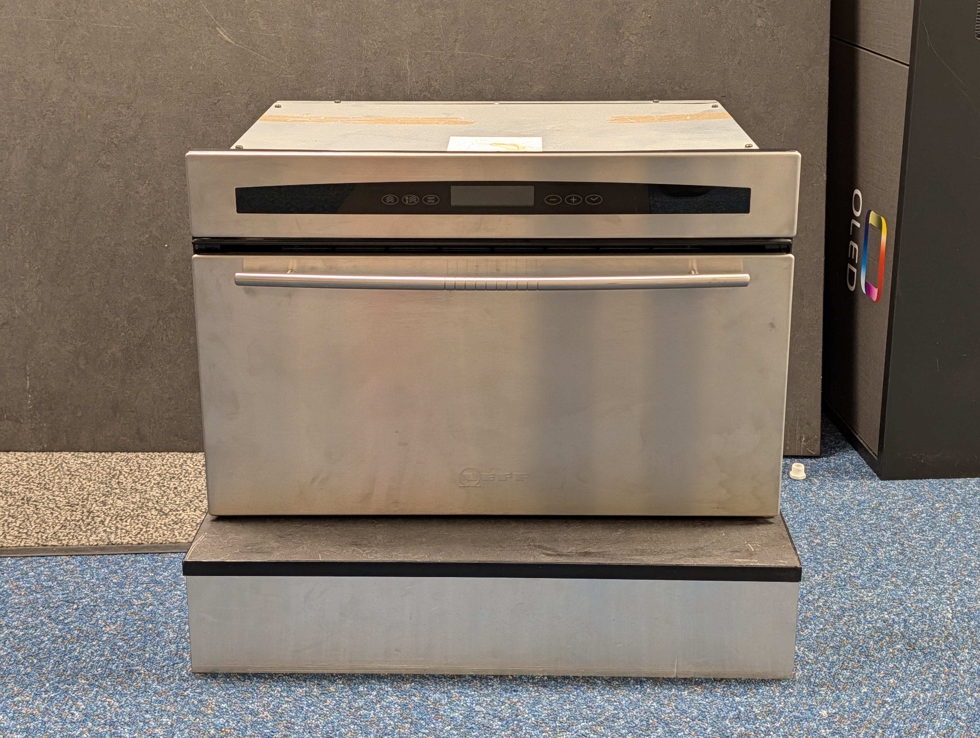 Neff B8720N0GB Built-in, compact electric steam oven Neff B8720N0GB Built-in, compact electric steam oven