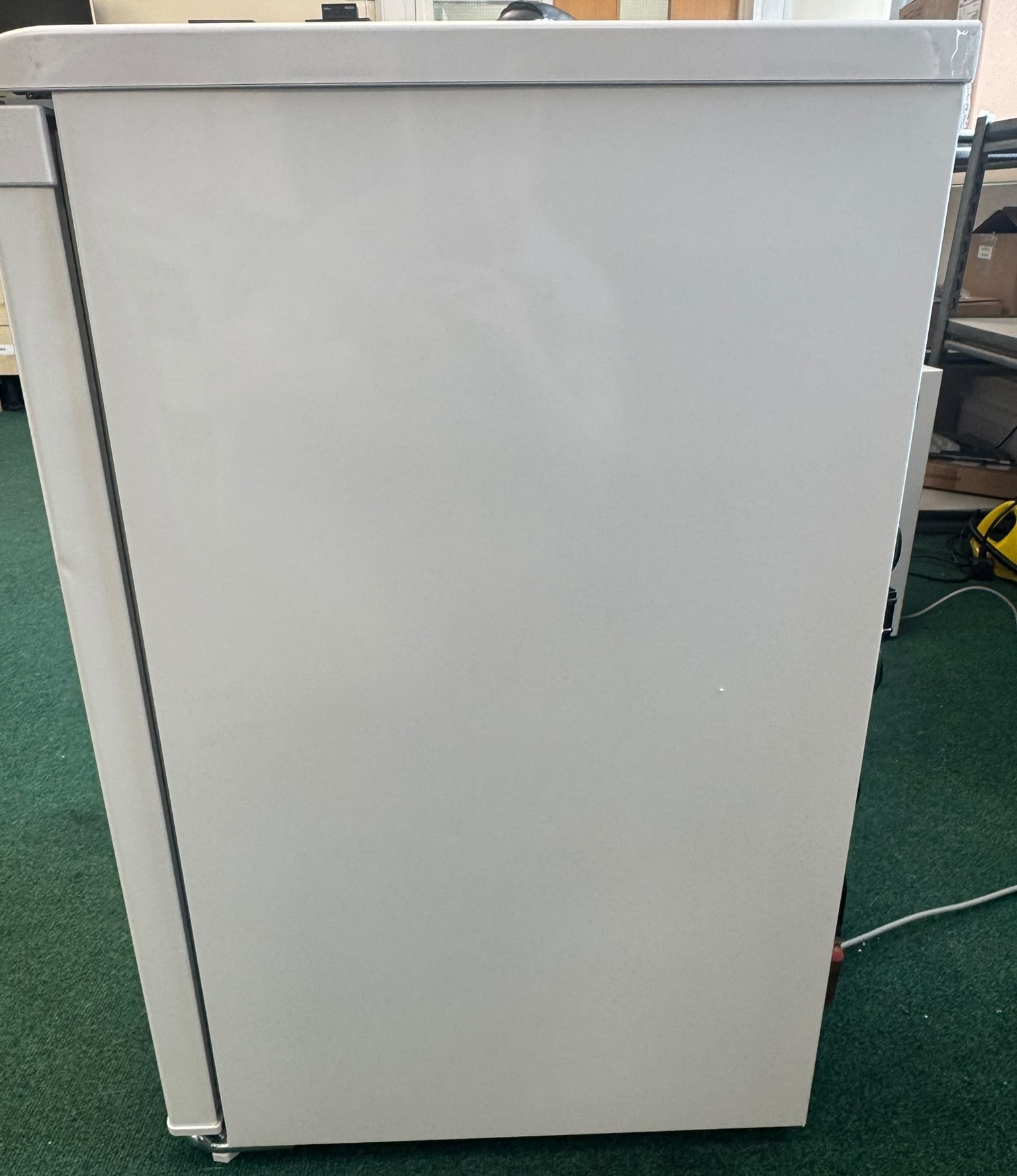 Zenith ZLS4584WGR 54cm Undercounter Larder Fridge (New, 12month warranty, fully tested, small marks and scratches on lid.) - Image 4 Zenith ZLS4584WGR 54cm Undercounter Larder Fridge (New, 12month warranty, fully tested, small marks and scratches on lid.) - Image 4