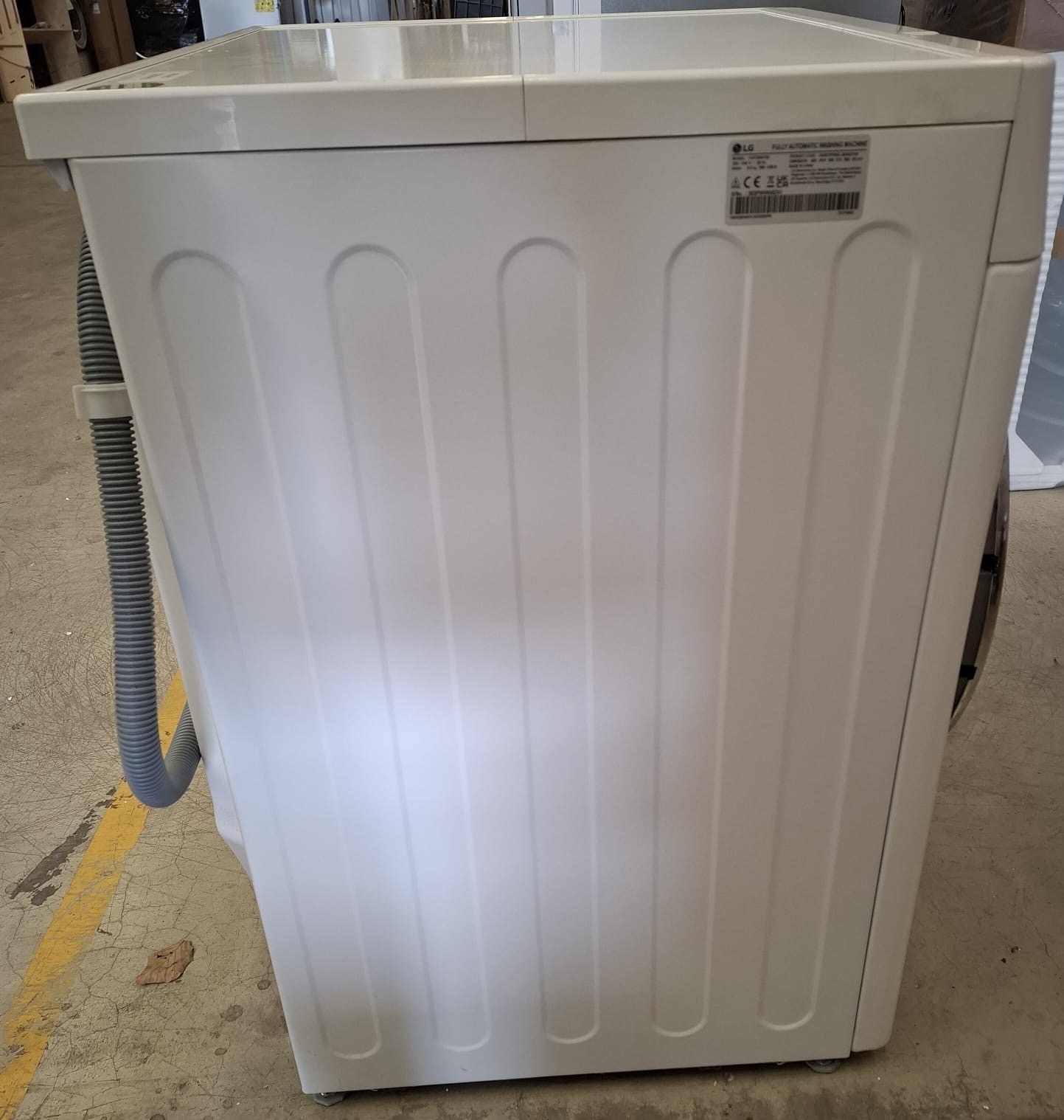 LG F4V709WTSE-GRADED* 9kg 1400 Spin Washing Machine – White - Image 2 LG F4V709WTSE-GRADED* 9kg 1400 Spin Washing Machine – White - Image 2