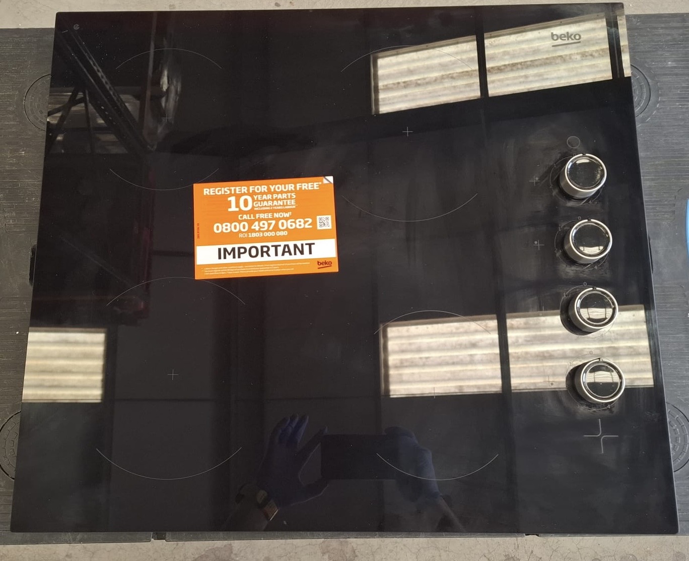 Beko CIHYV21B-GRADED* 58cm Ceramic Hob – Black - Image 2
