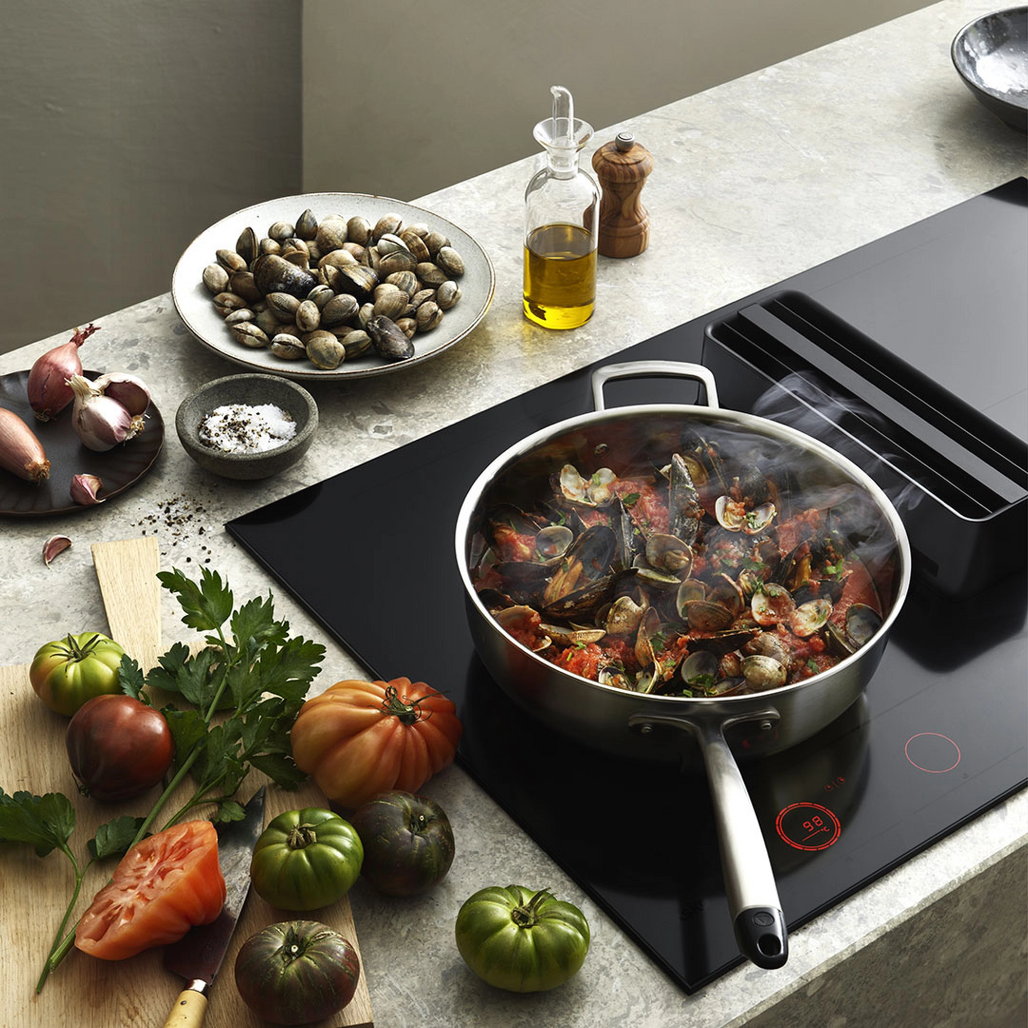 Asko HIHD854MM 90cm 4 Zone Hood-in hob, Celsius Induction - Black - Image 3 Asko HIHD854MM 90cm 4 Zone Hood-in hob, Celsius Induction - Black - Image 3