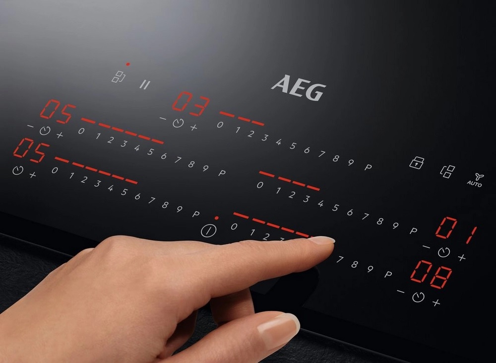 AEG IKS8575XFB 78cm Induction Hob in Black - Image 2 AEG IKS8575XFB 78cm Induction Hob in Black - Image 2