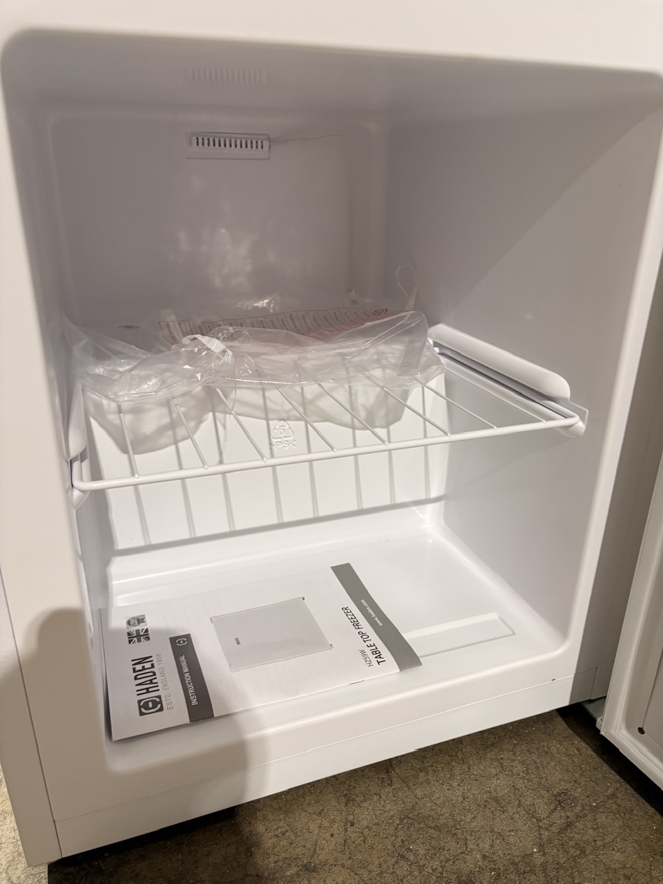 Haden HZ59W Tabletop Compact Freezer (GRADED*)